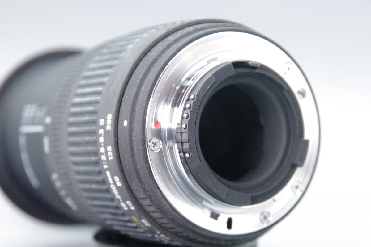 Sigma AF 18–200mm f/3.5–6.3 DC Zoom – Nikon F Mount – Excellent – Caps & Hood