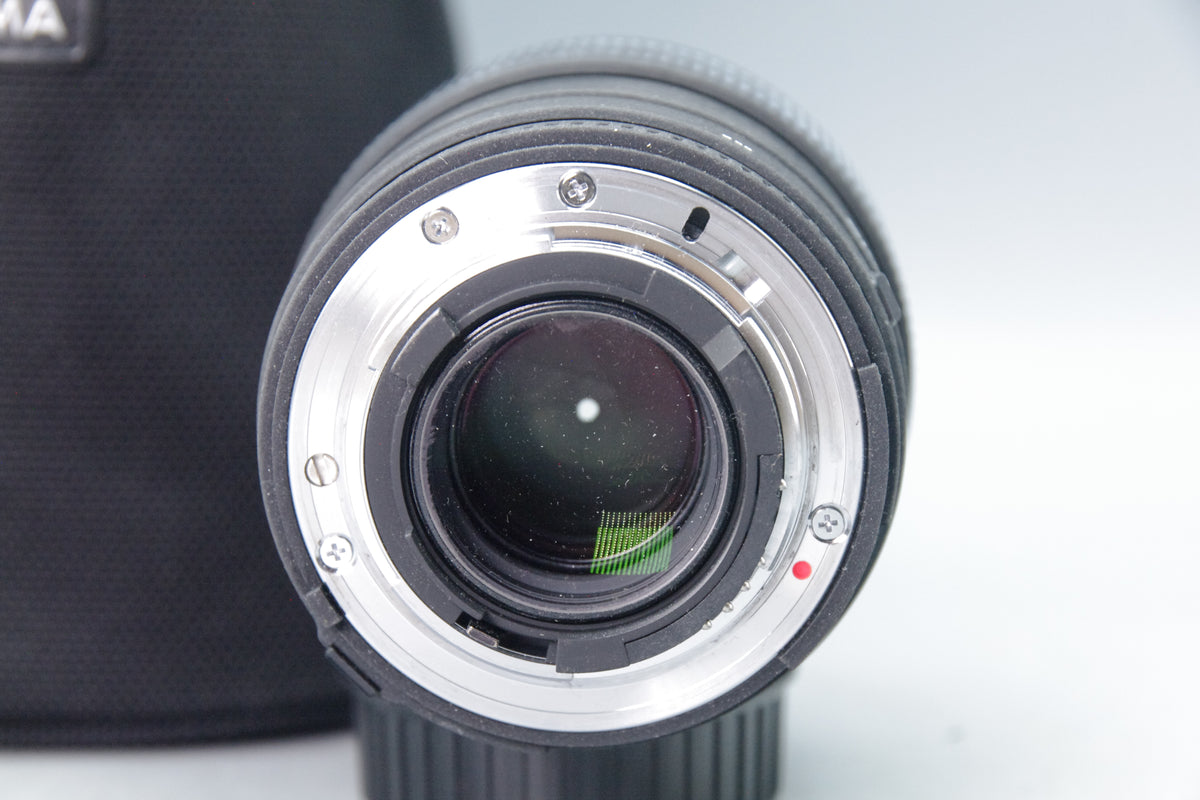 Sigma 105mm f/2.8 DG Macro Lens – Nikon F Mount Prime with Caps EXC