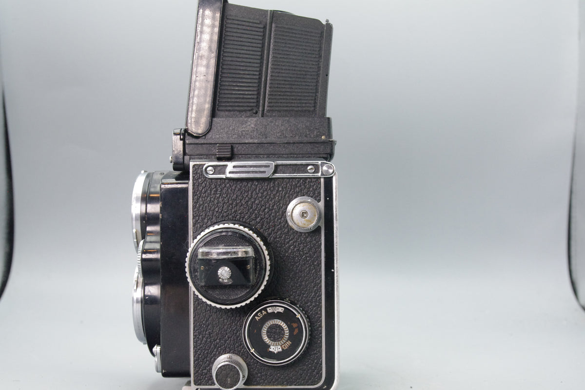 Rolleiflex 2.8F Model 2 TLR – Planar 80mm f/2.8 – 1965/66 – Very Good Condition