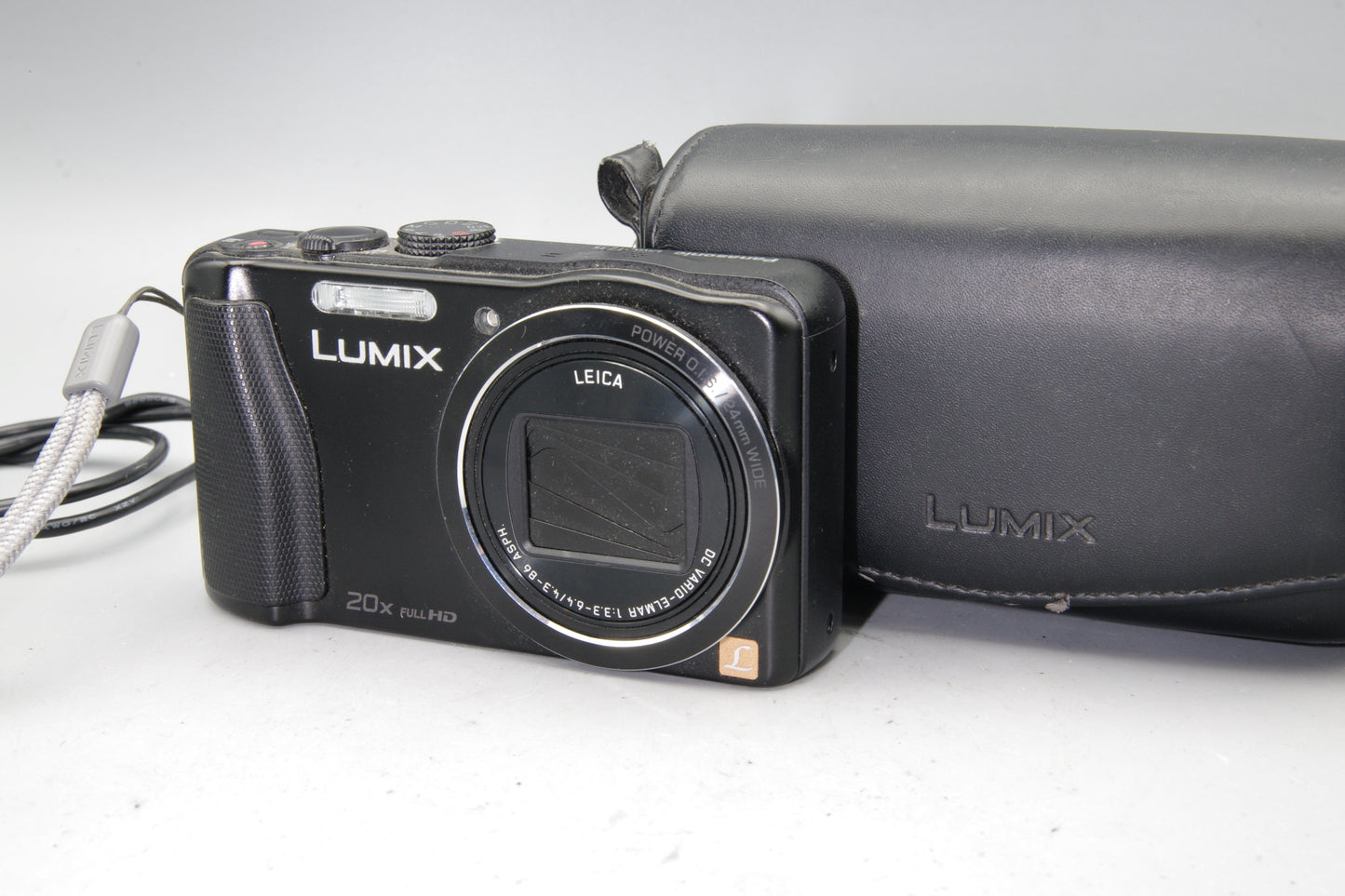 Panasonic Lumix DMC-TZ35 16.1MP 20x Zoom in Black with Case - Excellent