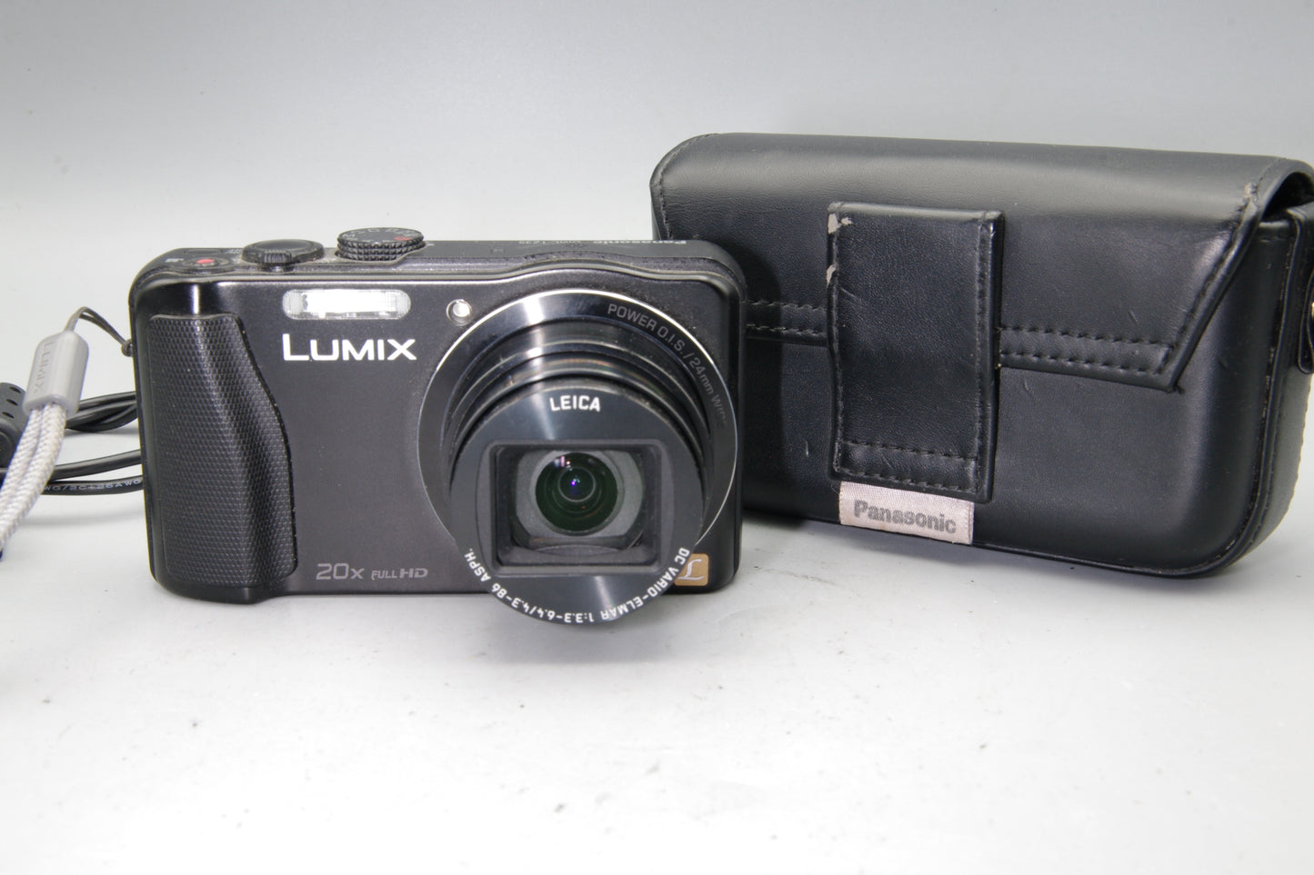Panasonic Lumix DMC-TZ35 16.1MP 20x Zoom in Black with Case - Excellent
