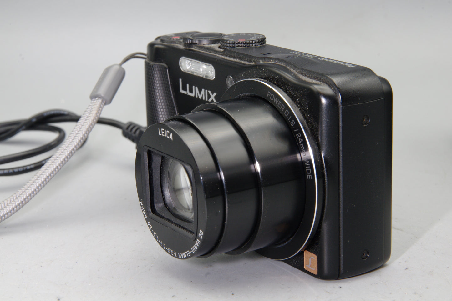 Panasonic Lumix DMC-TZ35 16.1MP 20x Zoom in Black with Case - Excellent
