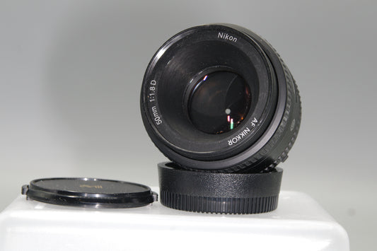 Nikon AF Nikkor 50mm F/1.8D Lens - with both caps  Excellent