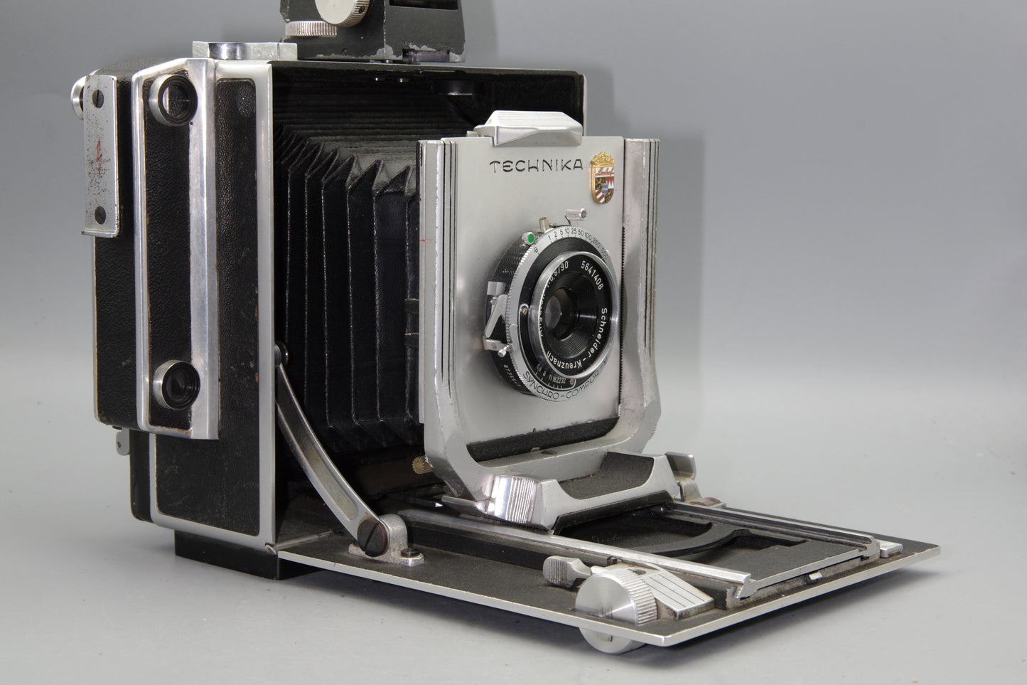 Linhof Technika III with 90mm and 127mm lenses in case