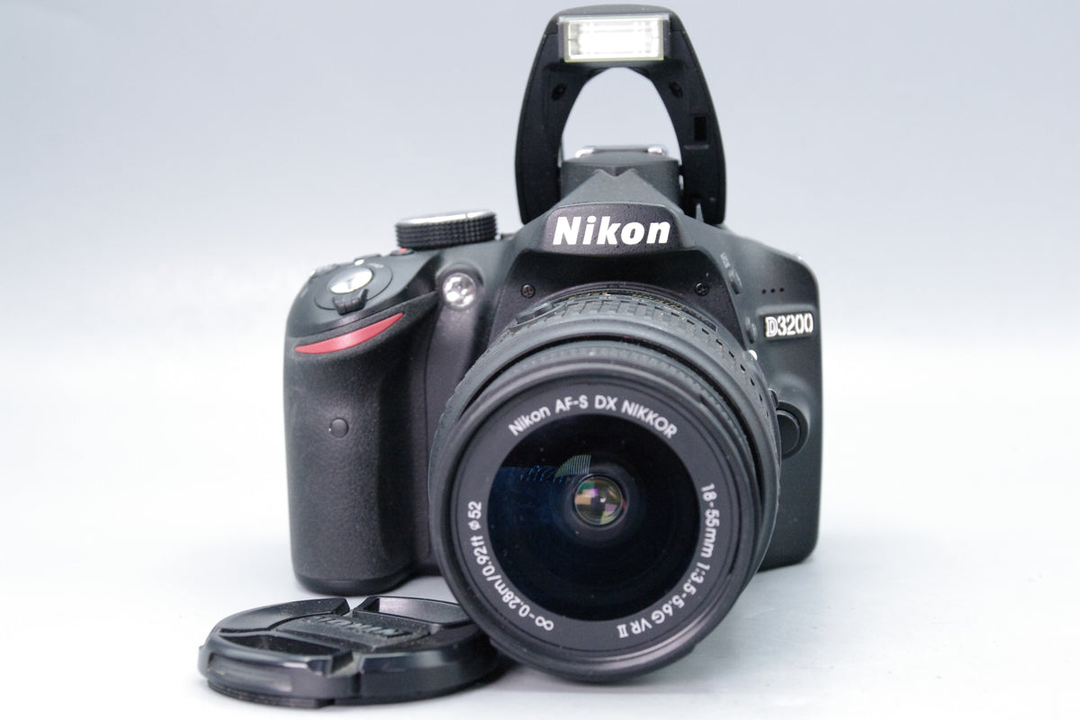 Nikon D3200 DSLR with 18–55mm G VR II Lens – Shutter Count Only 3021