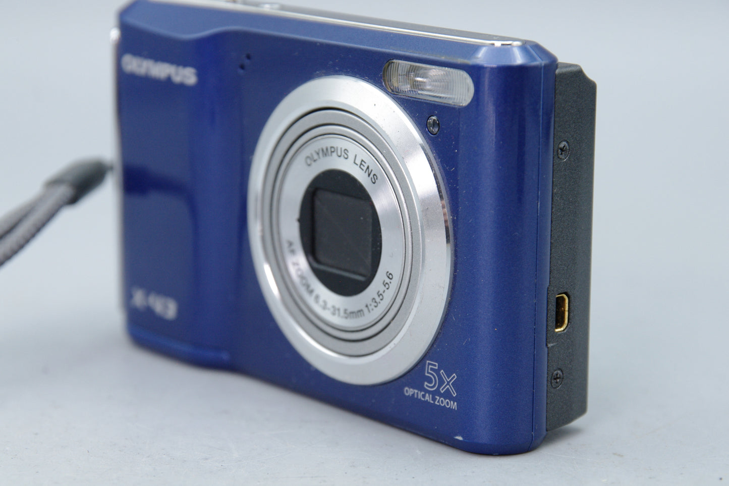 Olympus X‑43 Digital Camera – Tested – Very Good – Rear LCD Spot