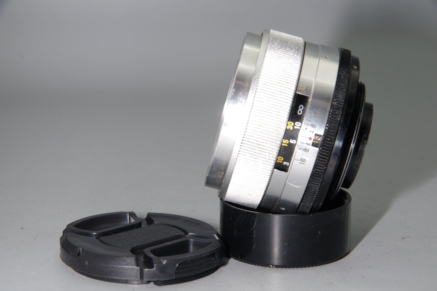 Yashica Auto Yashinon 5.5cm f/2 M42 Lens – Very Good Condition – Vintage Prime