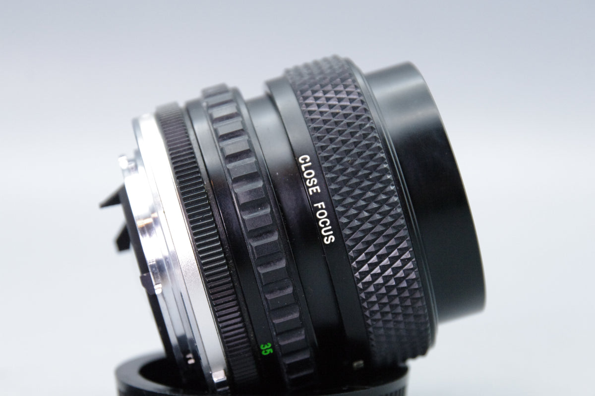 Olympus S Zuiko 35-70mm f/3.5-4.5 Zoom Lens OM Mount – Tested, Very Good