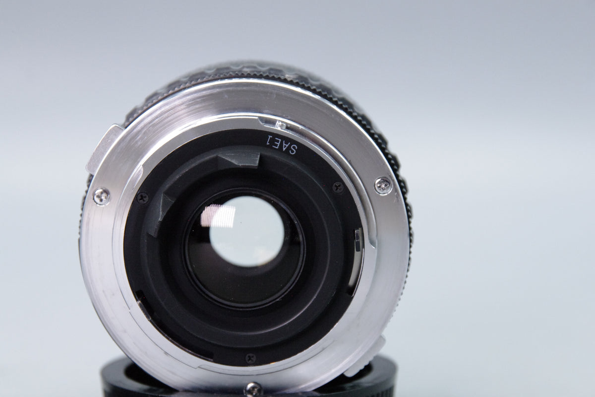 Olympus S Zuiko 35-70mm f/3.5-4.5 Zoom Lens OM Mount – Tested, Very Good
