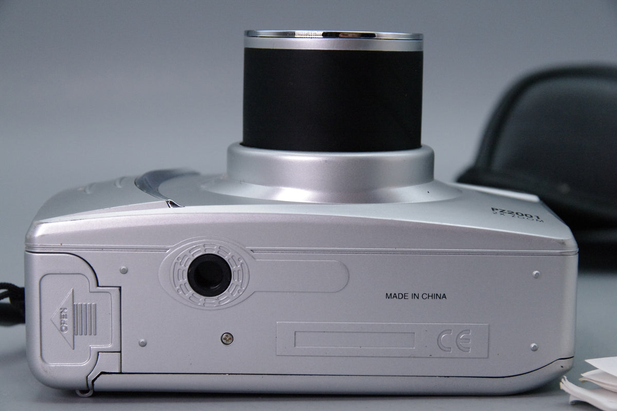 Polaroid PZ2001 35mm Point and Shoot Film Camera Excellent