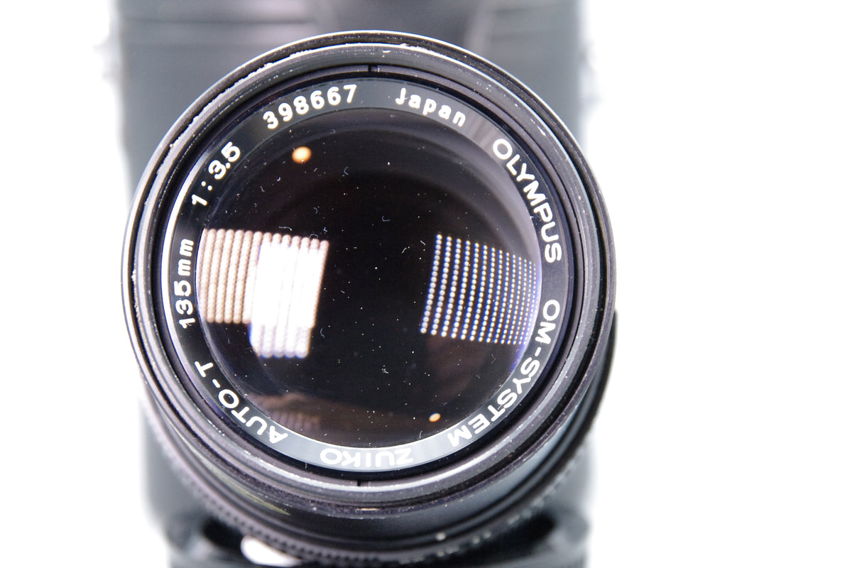 Olympus OM E.Zuiko 135mm f/3.5 Lens Excellent Condition OM Mount with Case