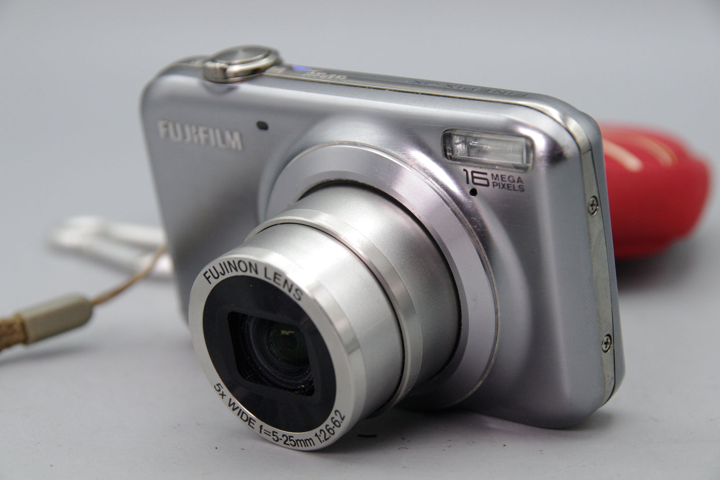 Fujifilm FinePix JX350 16MP Digital Camera – Silver – Tested – With Case – Very Good