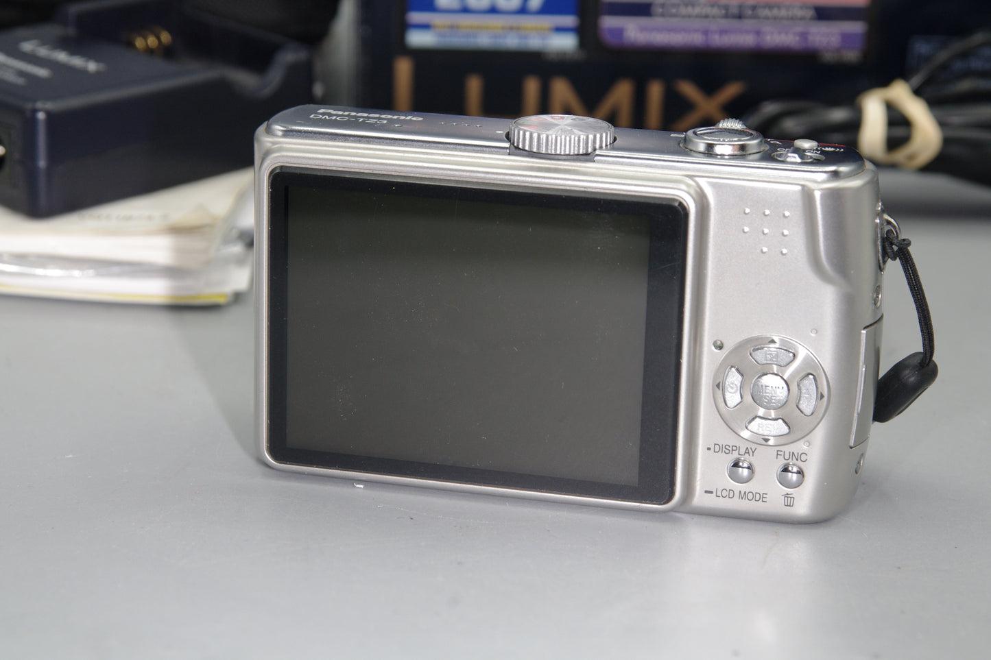 Boxed Panasonic Lumix DMC-TZ3 7.2MP 10x Zoom in Silver - Excellent