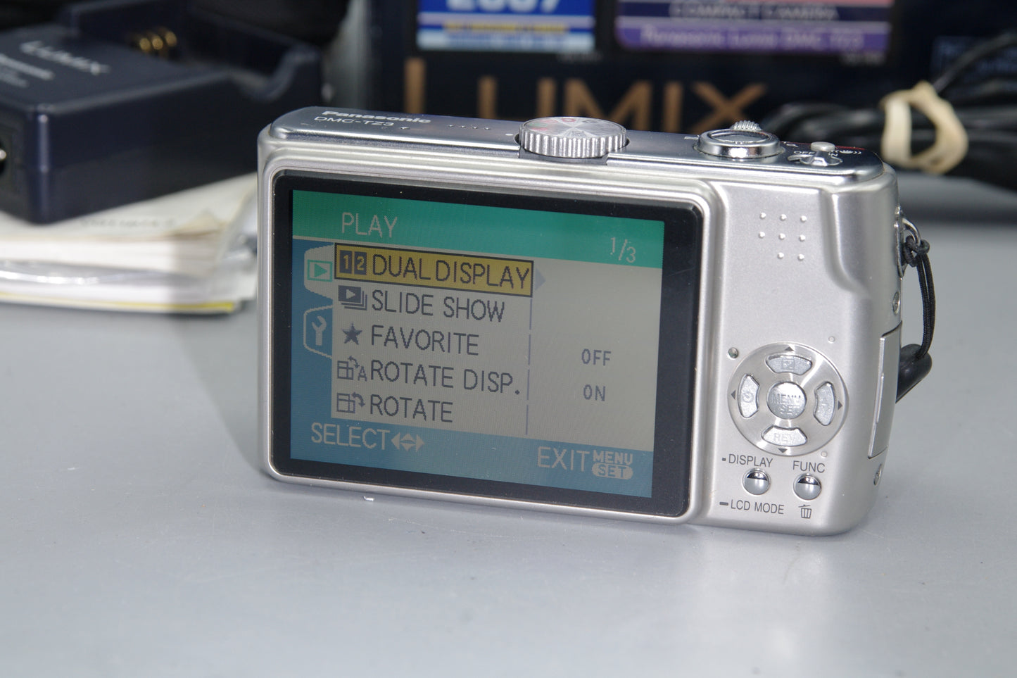 Boxed Panasonic Lumix DMC-TZ3 7.2MP 10x Zoom in Silver - Excellent