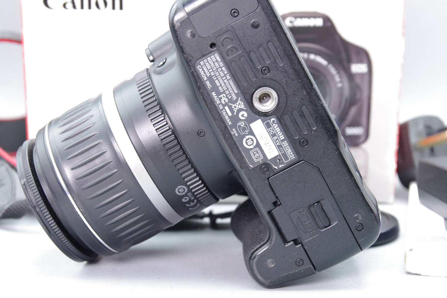 Canon EOS 500D 15.1MP DSLR + 18–55mm Lens –Very Low S/C 4763
