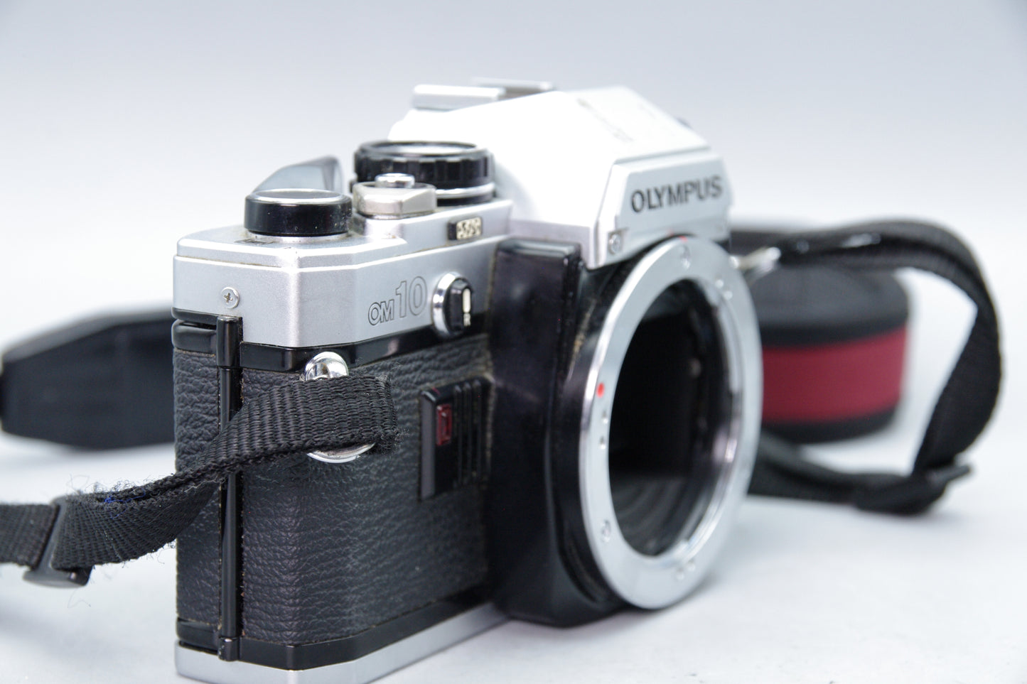 Olympus OM10 35mm SLR Film Camera Body Only – Tested – Very Good Condition