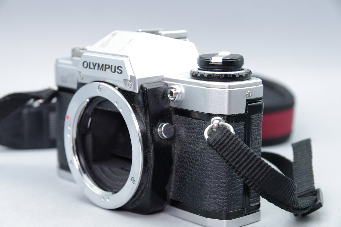 Olympus OM10 35mm SLR Film Camera Body Only – Tested – Very Good Condition