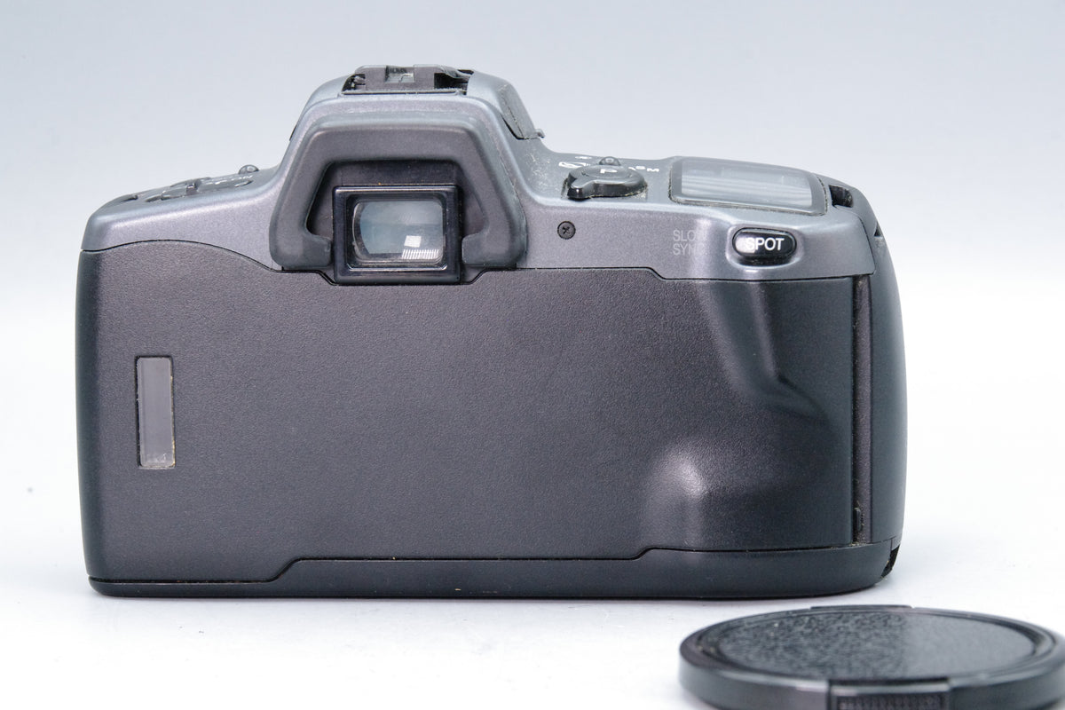 Minolta Dynax 505si Super 35mm SLR Camera + 28-80mm AF Zoom Lens Film Kit