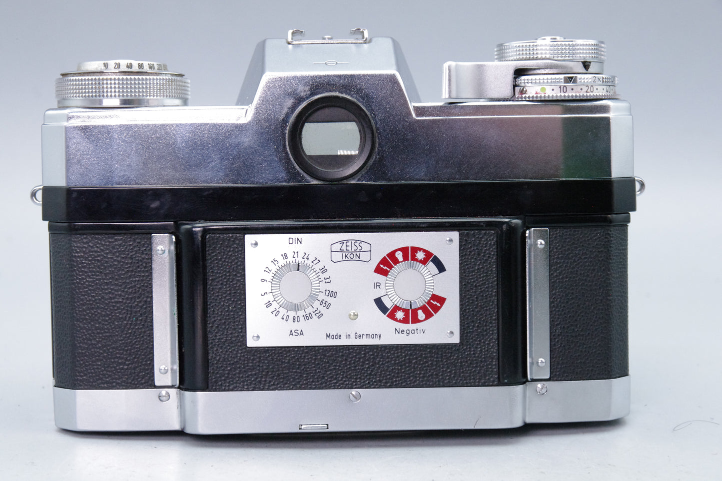 Zeiss Ikon Contarex Bullseye 35mm SLR – Interchangeable Back – Excellent Condition