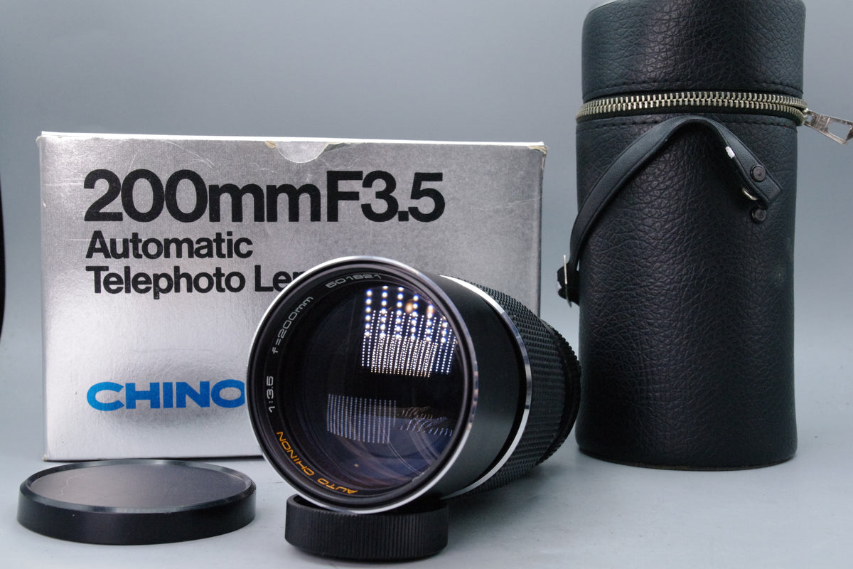 Chinon 200mm f3.5 Telephoto Lens M42 Screw Mount Boxed with Case Excellent