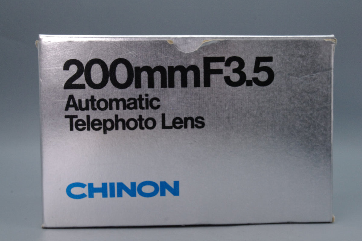 Chinon 200mm f3.5 Telephoto Lens M42 Screw Mount Boxed with Case Excellent