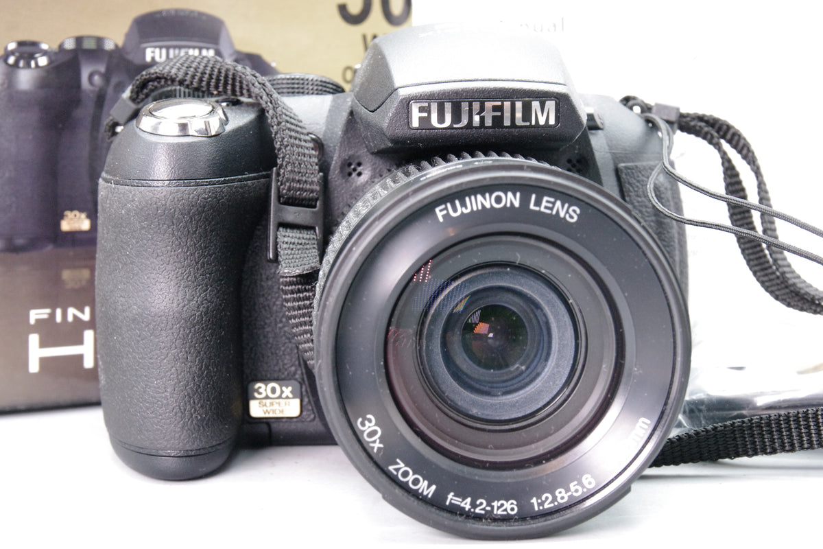 Fujifilm FinePix HS10 10MP Digital Bridge Camera 30x Zoom Boxed Excellent