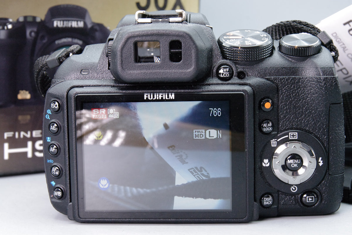 Fujifilm FinePix HS10 10MP Digital Bridge Camera 30x Zoom Boxed Excellent