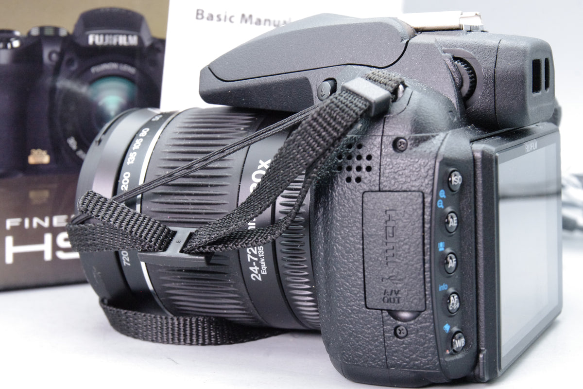 Fujifilm FinePix HS10 10MP Digital Bridge Camera 30x Zoom Boxed Excellent