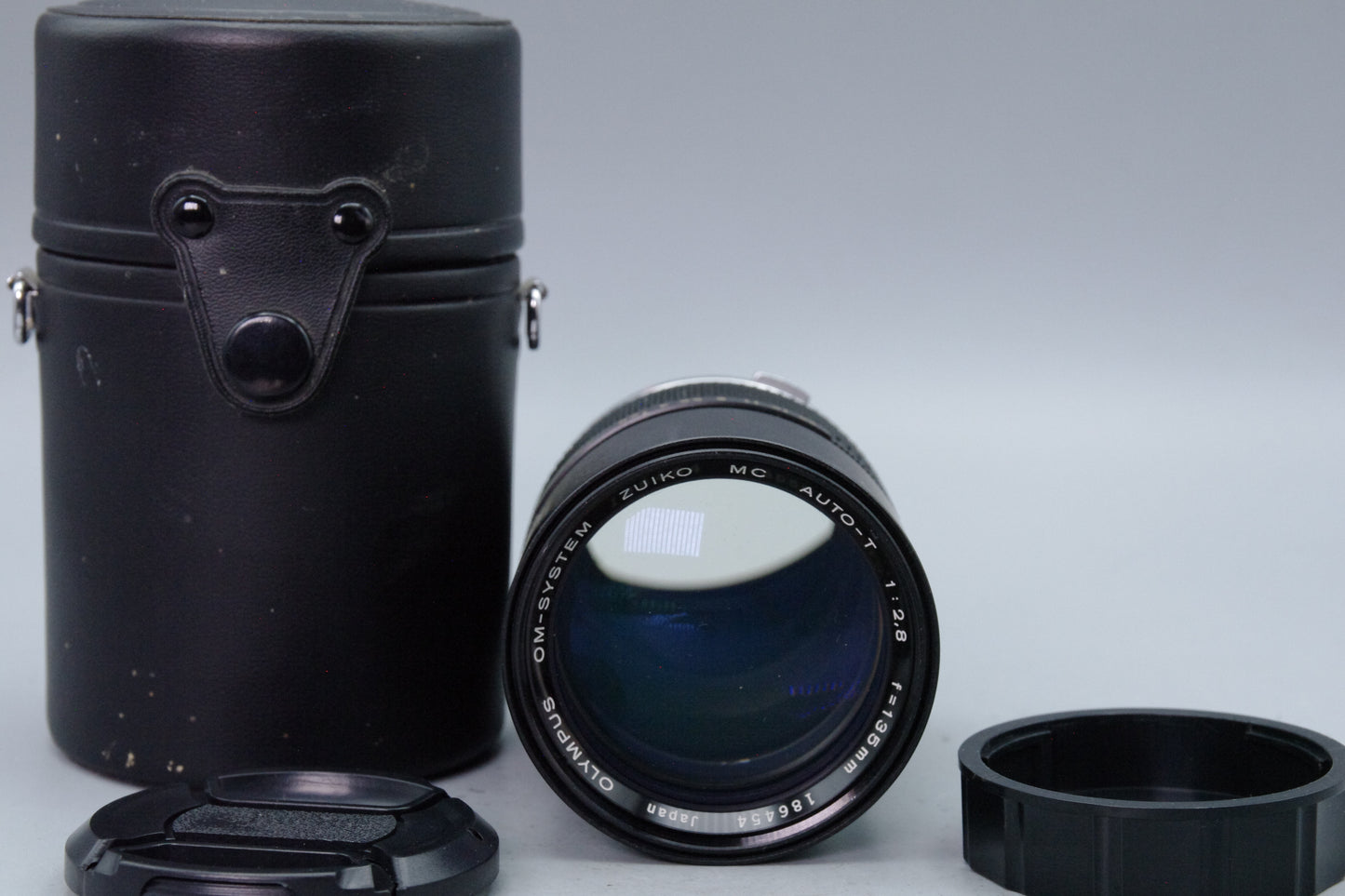 Olympus OM 135mm f/2.8 Auto-T Lens – OM Mount – Excellent – With Case