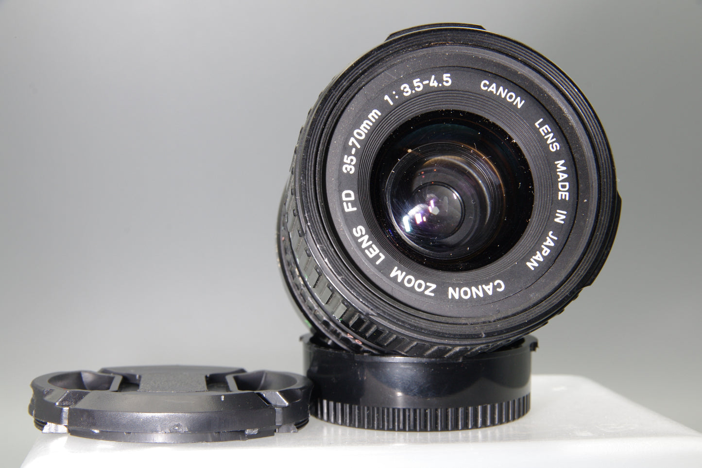 Canon FD 35–70mm f/3.5–4.5 Zoom Lens – Compact, Versatile & Sharp – Excellent Condition