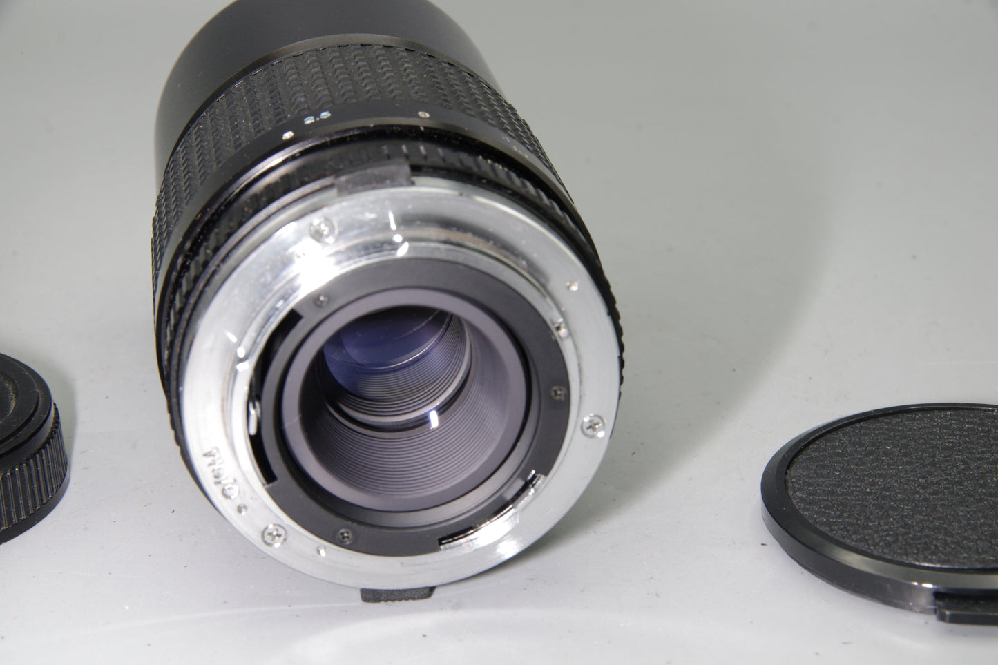 Tokina 200mm f3.5 Telephoto Lens Olympus OM Mount Manual Focus