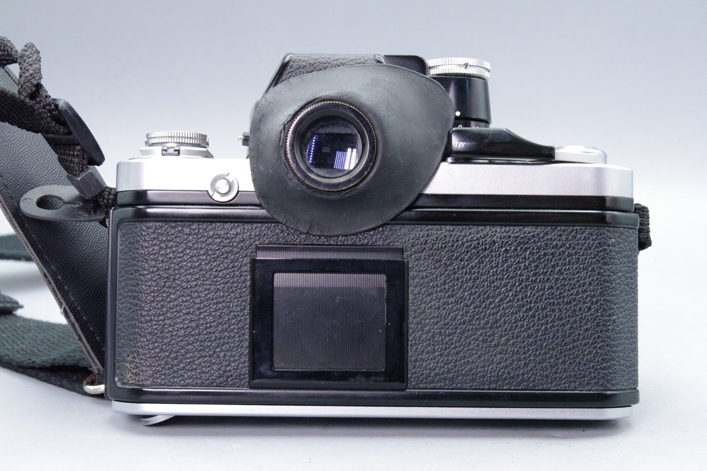 Nikon F2 Photomic Silver 35mm SLR + DP‑1 Finder – Classic Pro Body – Exc