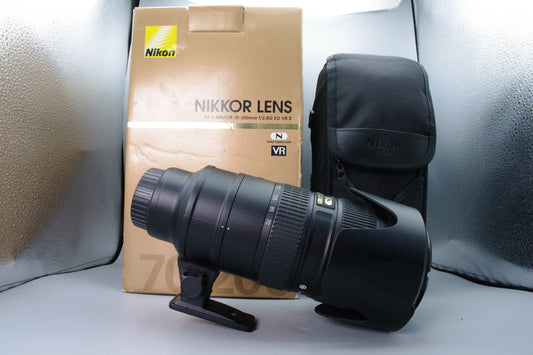 Nikon AF-S NIKKOR 70-200mm f2.8G ED VR II Lens Boxed Hood Case Excellent