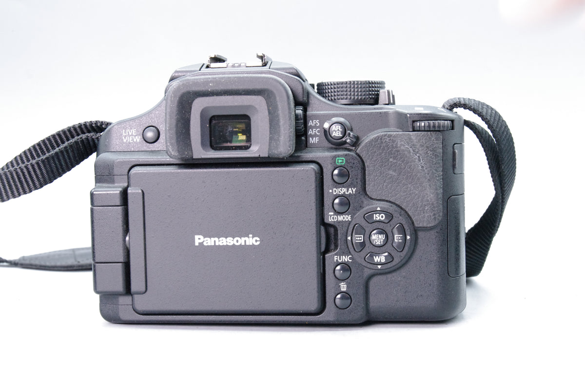 Panasonic Lumix DMC-L10 DSLR Olympus Zuiko 40-150mm Lens Kit Very Good