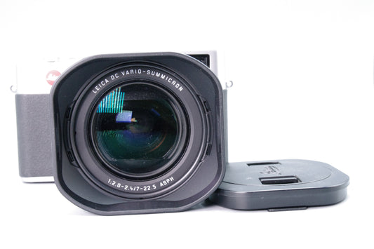 Leica Digilux 2 5.0MP Digital Camera Vario-Summicron Hood Lens Cap Very Good