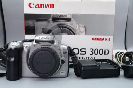 Canon EOS 300D 6.3MP DSLR – Boxed – Excellent Condition – Charger & Paperwork