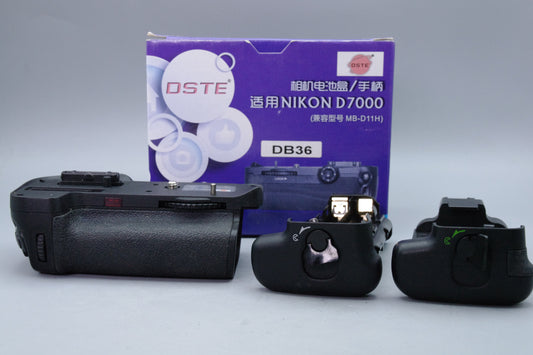 Third Party Nikon D7000 Battery Grip – Boxed – Excellent – Both Trays Included