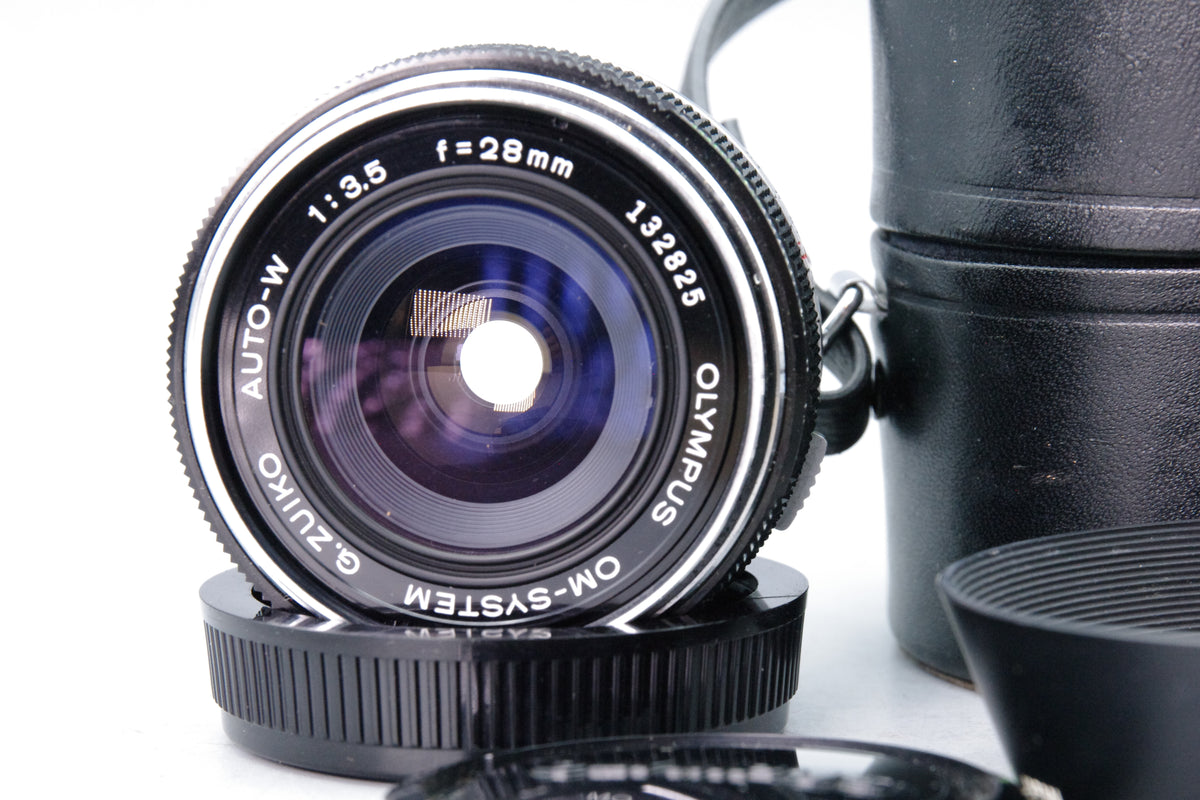 Olympus OM-System G.Zuiko Auto-W 28mm f3.5 Lens Case Hood Caps Excellent