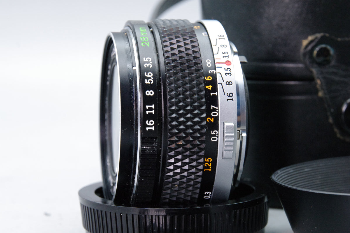 Olympus OM-System G.Zuiko Auto-W 28mm f3.5 Lens Case Hood Caps Excellent