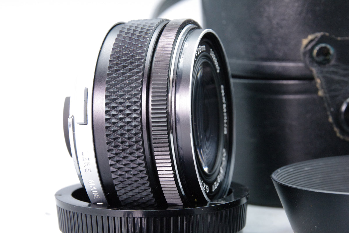 Olympus OM-System G.Zuiko Auto-W 28mm f3.5 Lens Case Hood Caps Excellent