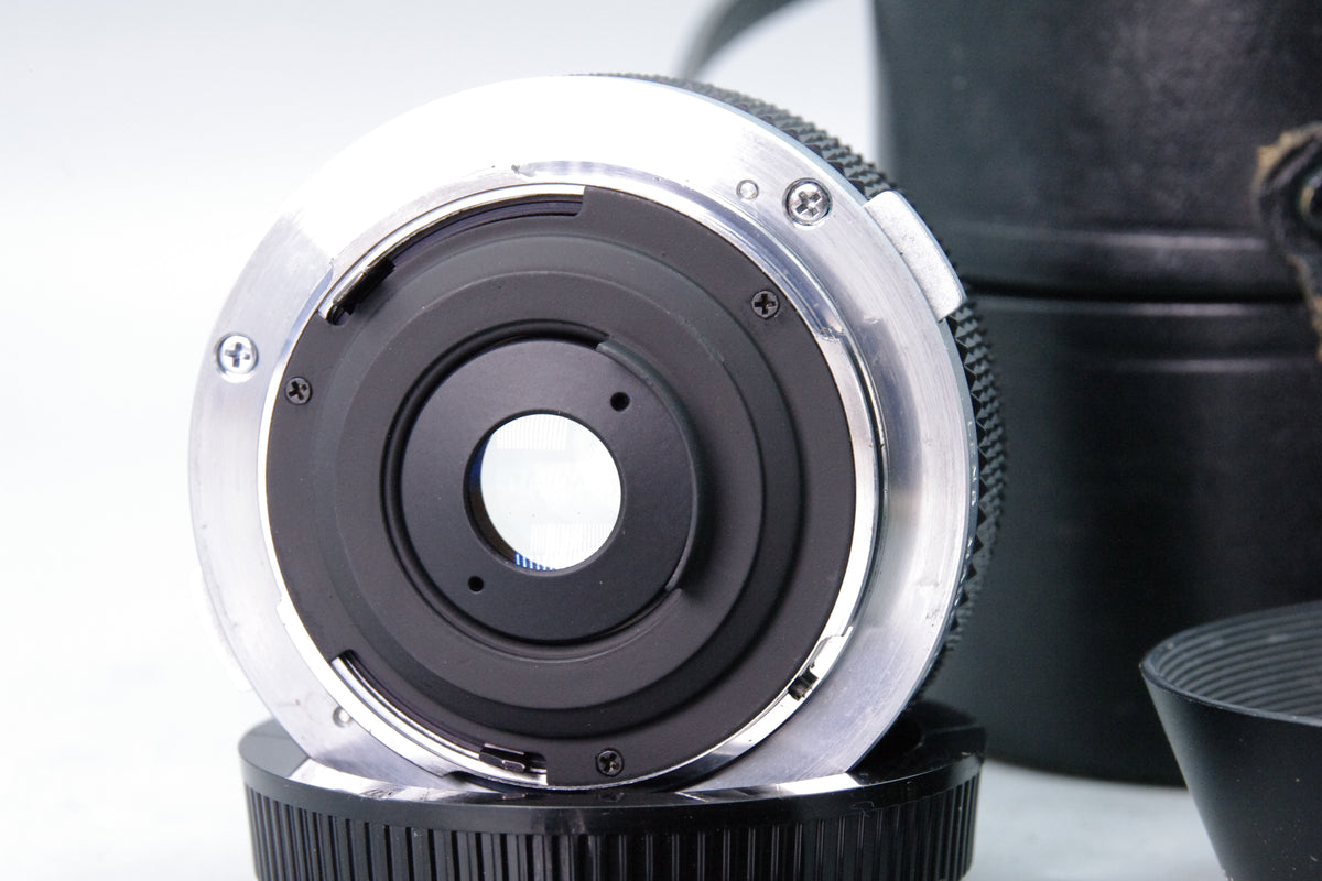 Olympus OM-System G.Zuiko Auto-W 28mm f3.5 Lens Case Hood Caps Excellent