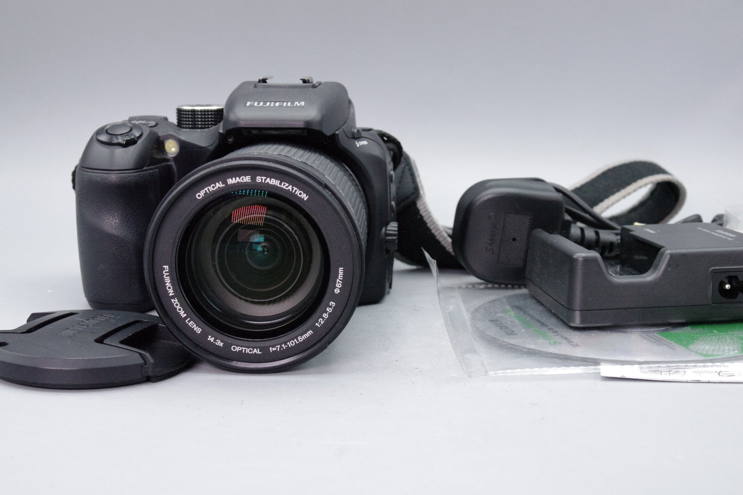 Fujifilm FinePix S100FS 11MP Bridge Camera – Near Mint – With Battery & Charger