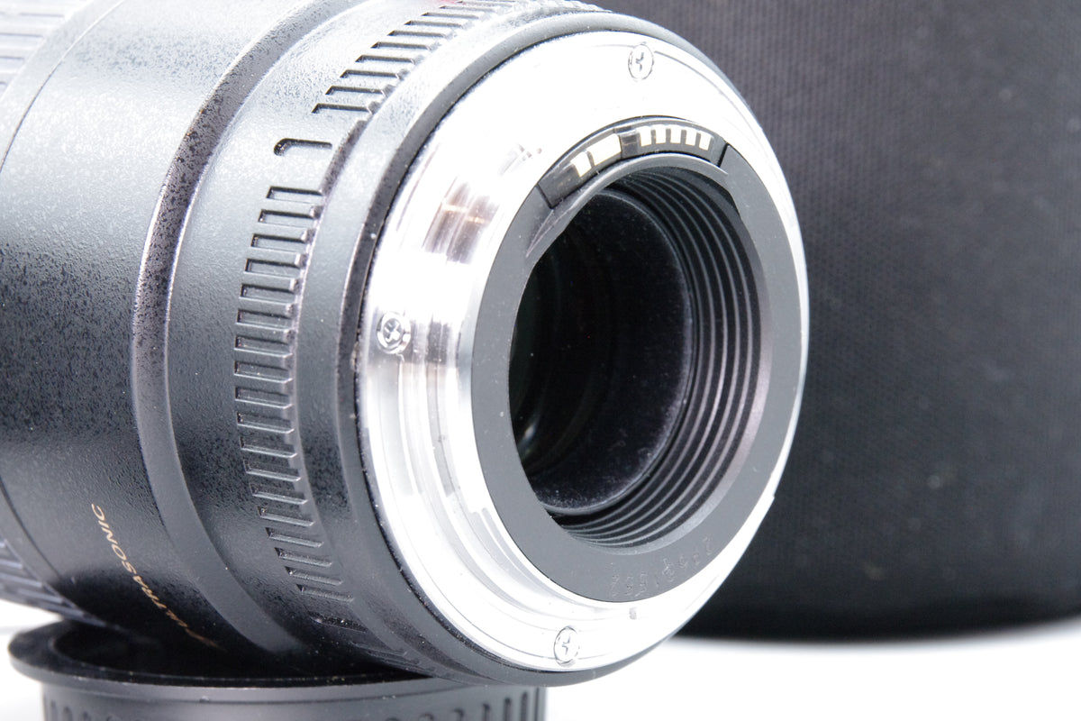 Canon EF 100mm f2.8 Macro USM Lens Box Hood Tamrac Pouch Excellent