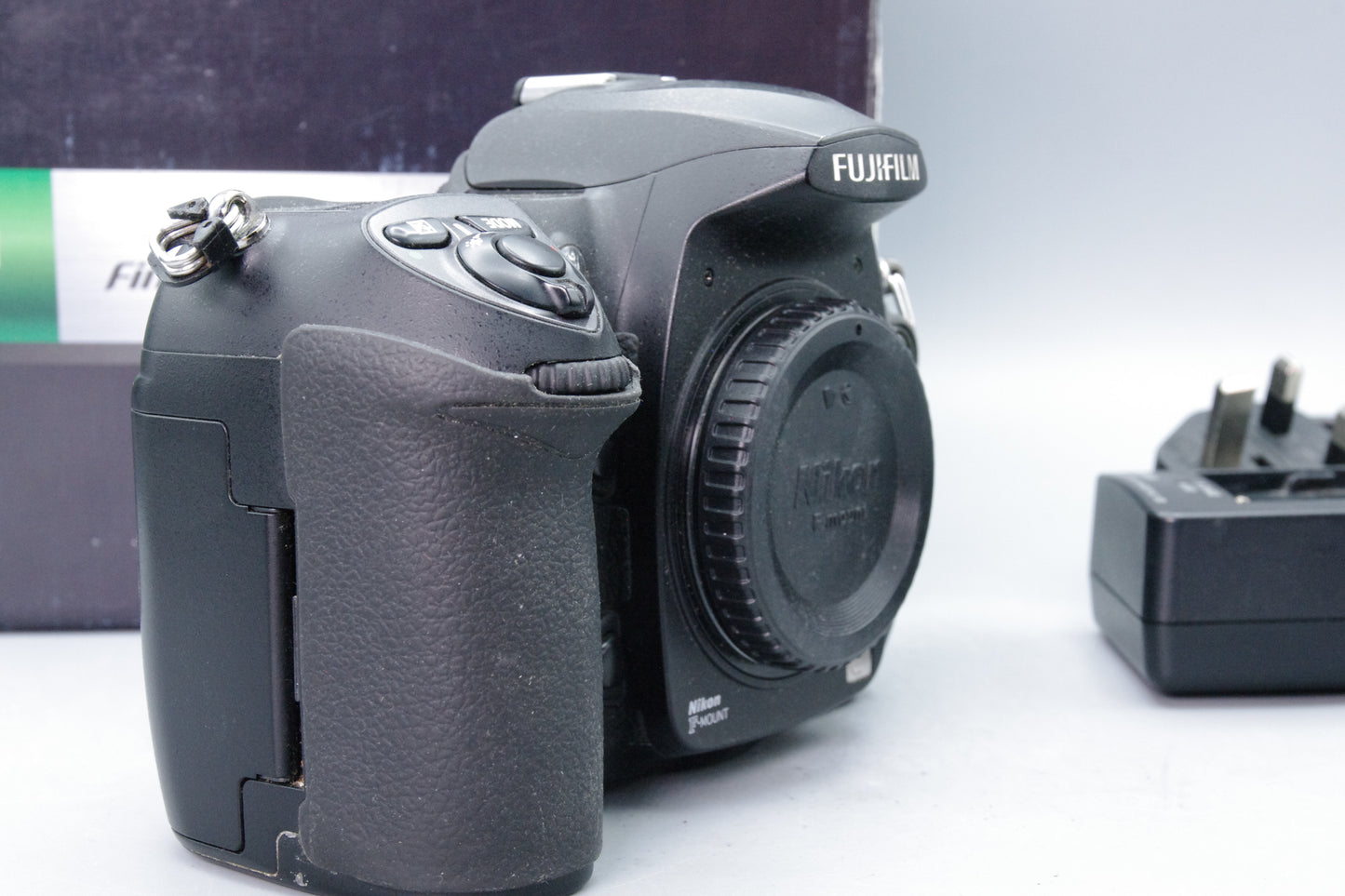 Fujifilm FinePix S5 Pro 12MP DSLR – Boxed – Excellent – With Charger & Battery