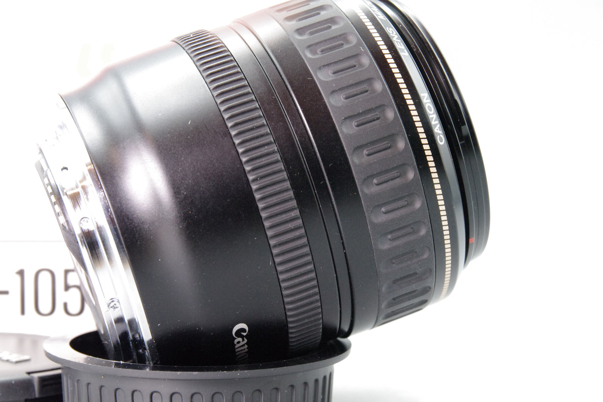 Canon EF 28-105mm f3.5-4.5 USM Zoom Lens Box Caps Excellent