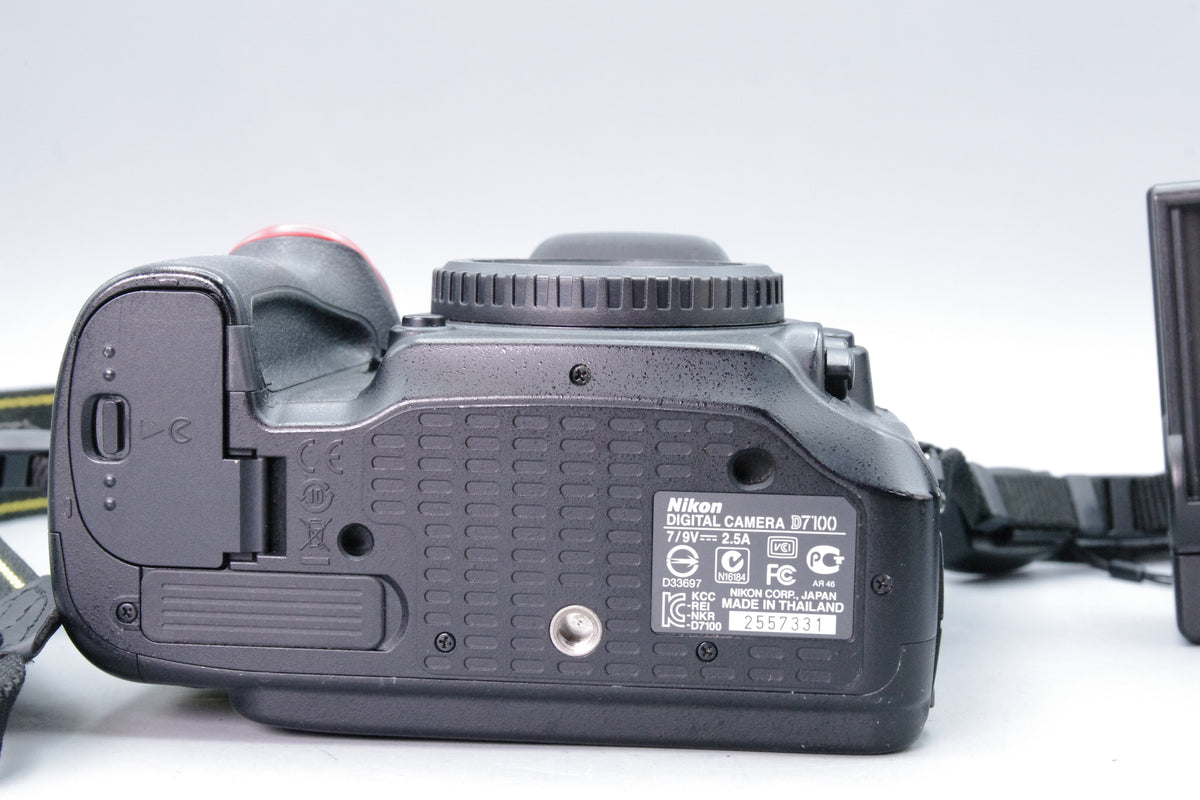 Nikon D7100 24MP DSLR Camera – Excellent Condition – S/C 18583