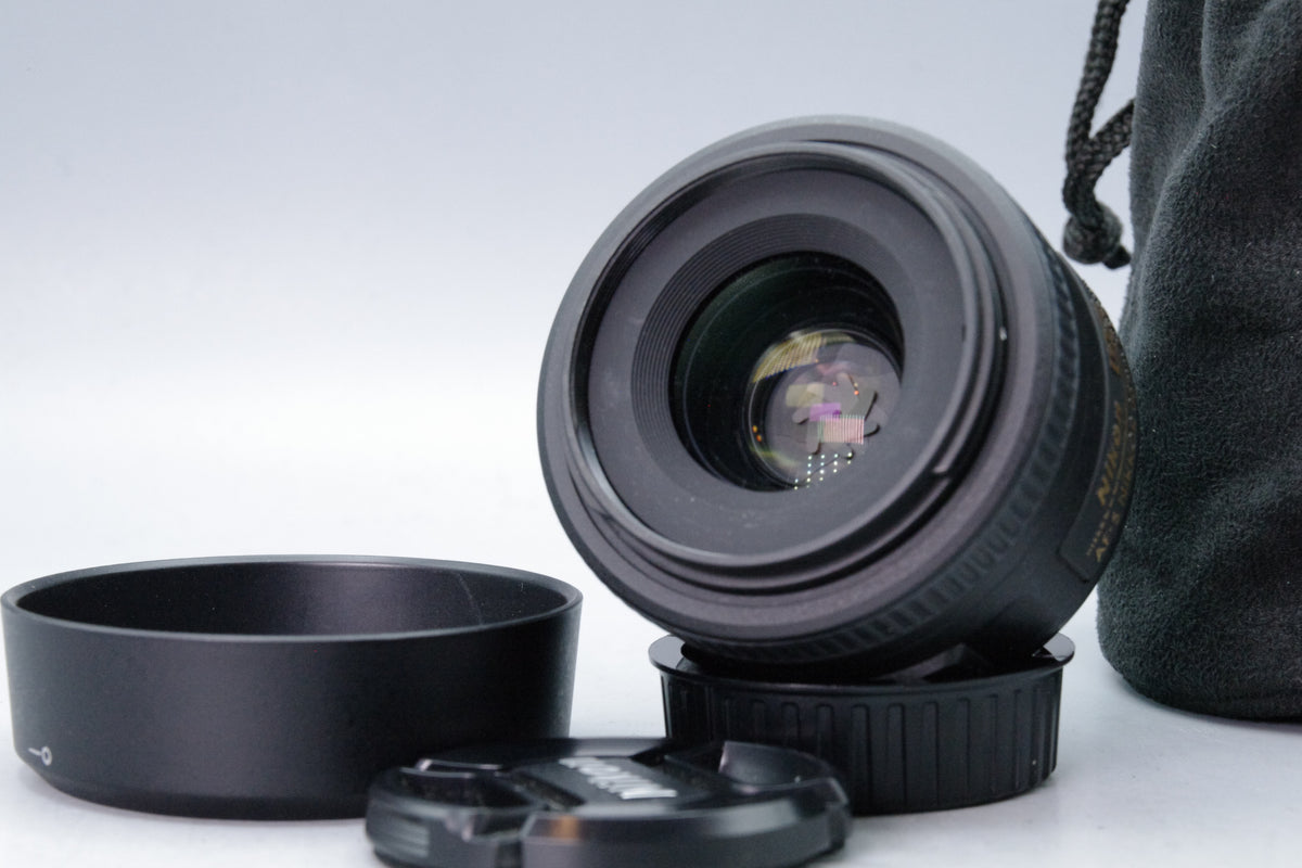 Nikon AF-S DX 35mm f/1.8G Lens –  Excellent Condition
