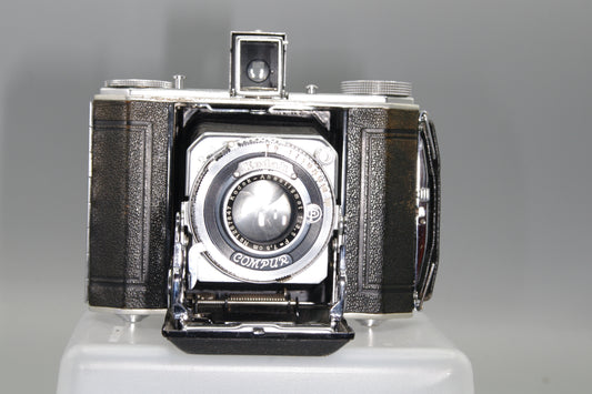 Kodak Duo 620 Folding Camera – 75mm f/3.5 Kodak Anastigmat Lens – Series II