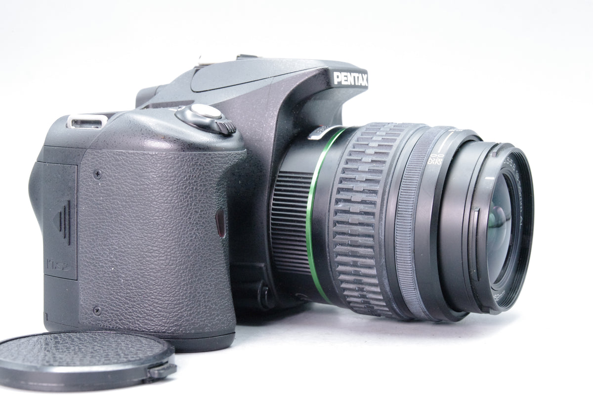 Pentax K100D 6.1MP Digital SLR with SMC Pentax-DA 18-55mm AL Lens Set Excellent