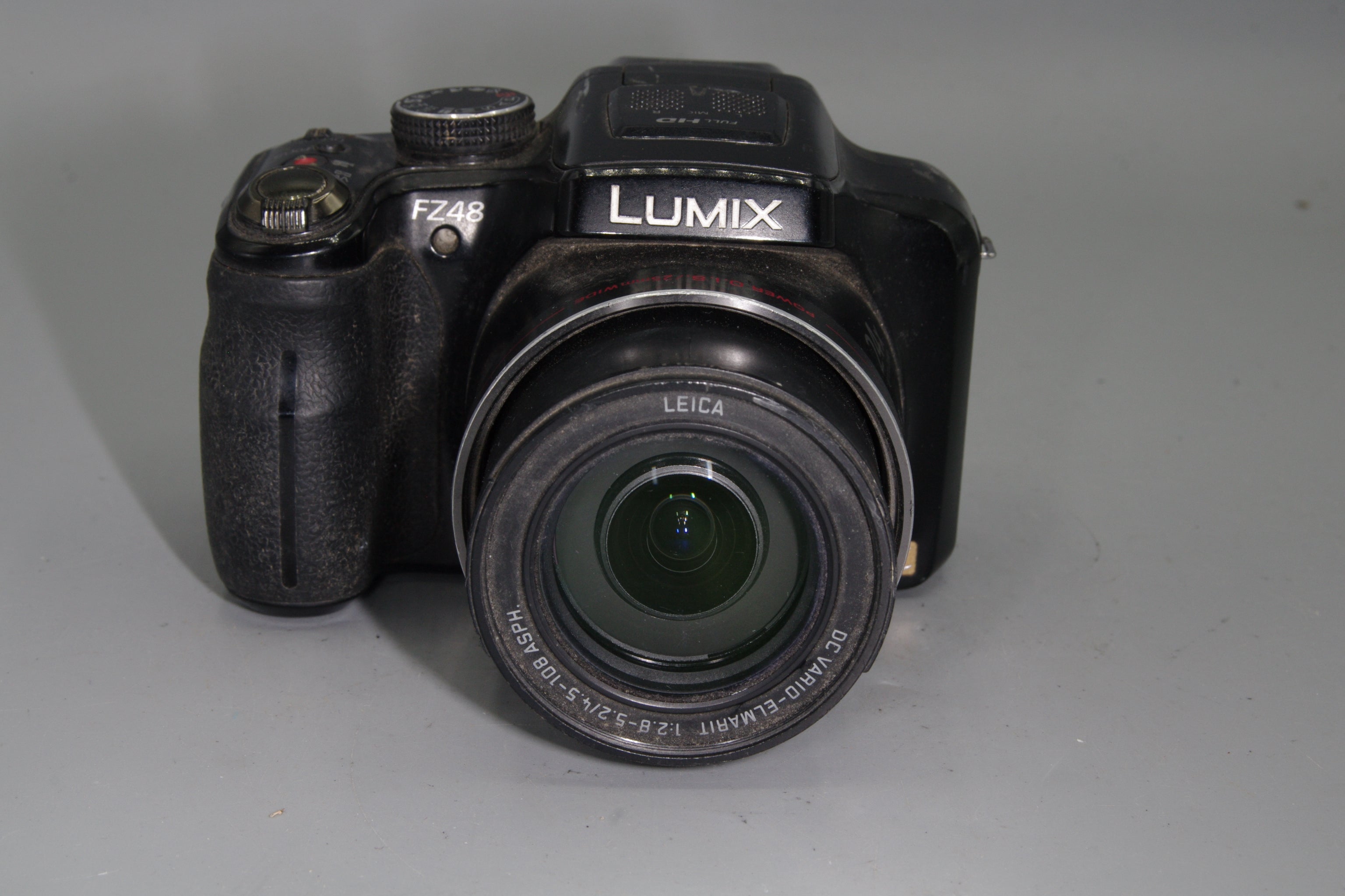 Panasonic Lumix DMC-FZ48 12.1MP Bridge Camera , 24x Leica PLS READ